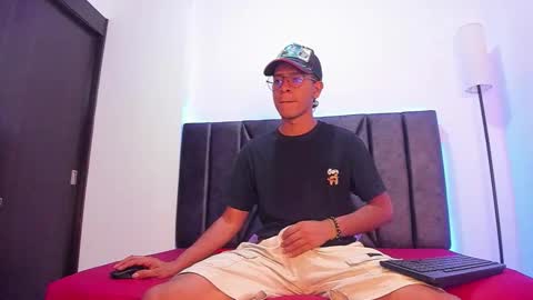 Snapshot of stella_drake chatting on 02-10-26, 01:37 Drake online show from 02-10-26, 01:37