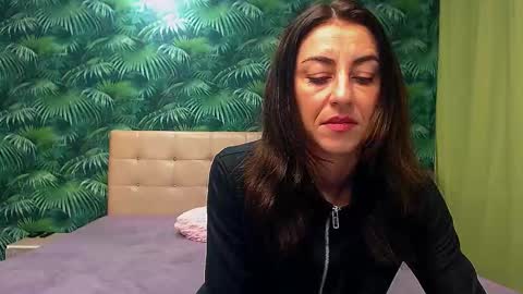 Snapshot of stella_john chatting on 12-27-24, 04:58 Stella John online show from 12-27-24, 04:58