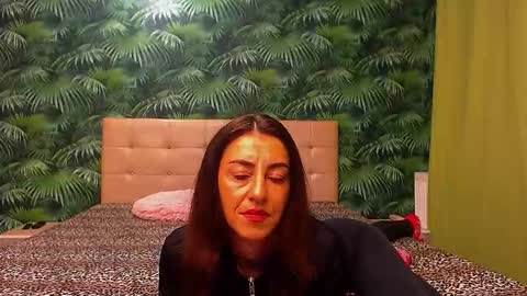 Snapshot of stella_john chatting on 01-21-25, 04:10 Stella John online show from 01-21-25, 04:10