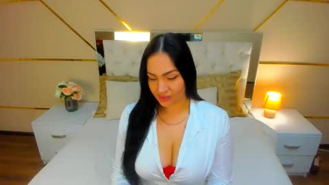 Stella Nelson online show from 10-21-25, 05:30