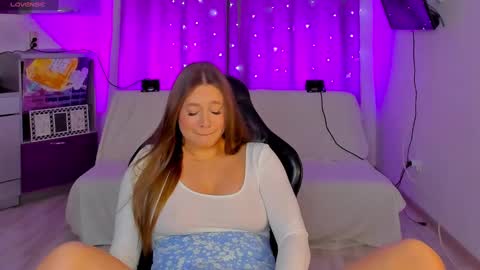 Snapshot of stella_pretty0 chatting on 01-17-25, 10:23 Stella online show from 01-17-25, 10:23