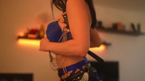 Stella online show from 12-17-24, 12:00