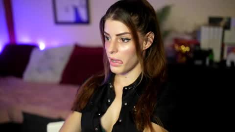 Stella online show from 09-22-25, 03:58