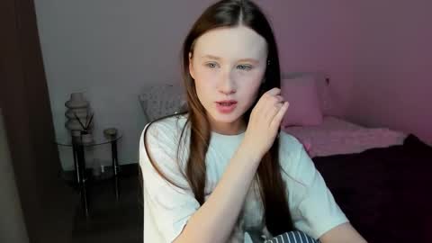 stella_sunny online show from 12-18-24, 01:23