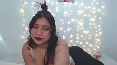 Snapshot of stella_tomlinson chatting on 02-16-25, 08:11 Stella online show from 02-16-25, 08:11