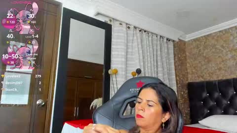 Snapshot of stella_xue chatting on 02-13-25, 01:19 Estella online show from 02-13-25, 01:19