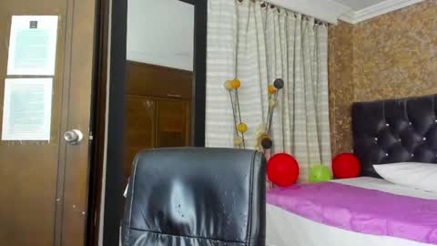 Snapshot of stella_xue chatting on 03-04-25, 02:38 Estella online show from 03-04-25, 02:38