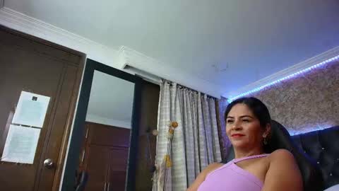 Snapshot of stella_xue chatting on 10-09-25, 09:57 Estella online show from 10-09-25, 09:57