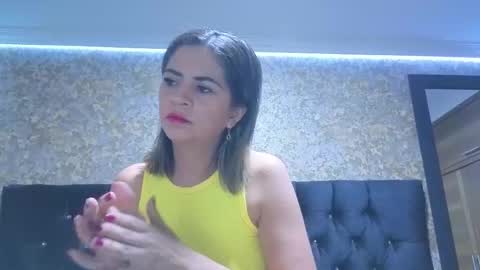 Snapshot of stella_xue chatting on 12-03-25, 08:29 Estella online show from 12-03-25, 08:29