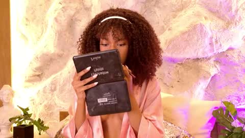 S T E L L A online show from 02-12-26, 11:00