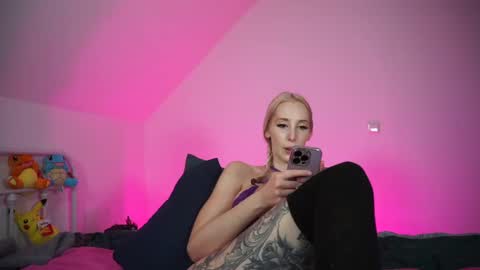 Snapshot of stellacinderella chatting on 03-05-25, 02:23 StellaCinderella online show from 03-05-25, 02:23