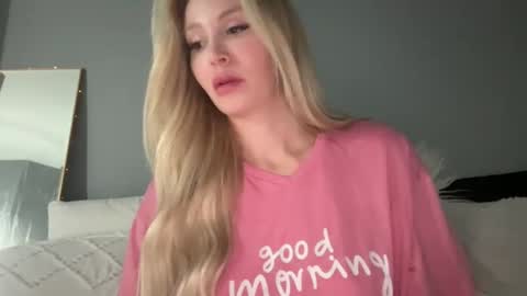 Stella Bella online show from 02-19-25, 08:55