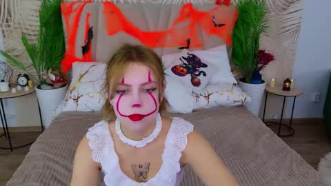 Snapshot of stellahaart chatting on 10-31-25, 05:52 Stella 3 online show from 10-31-25, 05:52