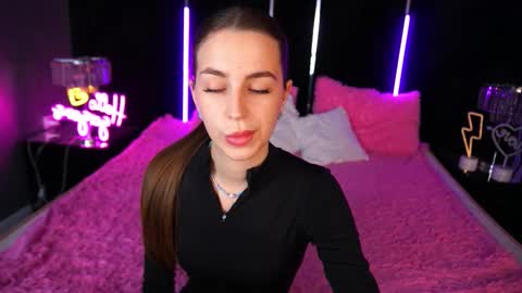 stellahoneywell online show from 10-16-25, 06:58