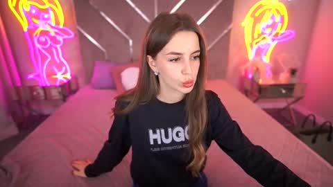 stellahoneywell online show from 10-17-25, 12:30