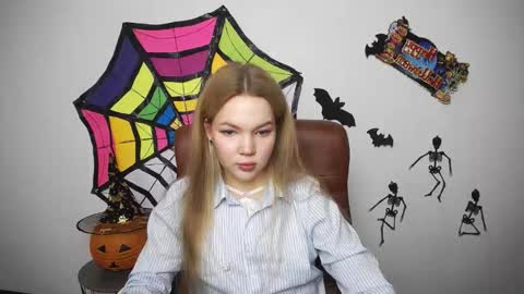 Snapshot of stellalights chatting on 10-22-25, 12:16 stellalights online show from 10-22-25, 12:16