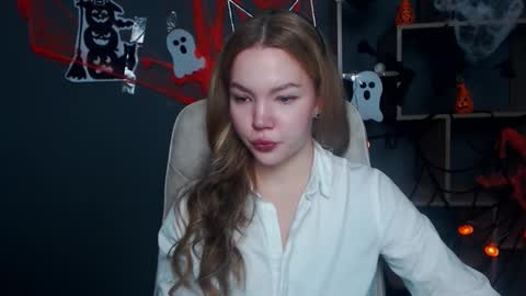 Snapshot of stellalights chatting on 10-29-25, 01:24 stellalights online show from 10-29-25, 01:24