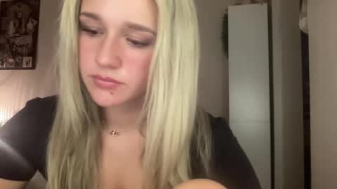 Snapshot of stellaraexox chatting on 02-01-25, 01:02 stellaraexox online show from 02-01-25, 01:02