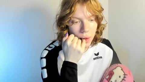 Snapshot of stellaswen chatting on 10-14-25, 08:15 S T E L L A online show from 10-14-25, 08:15