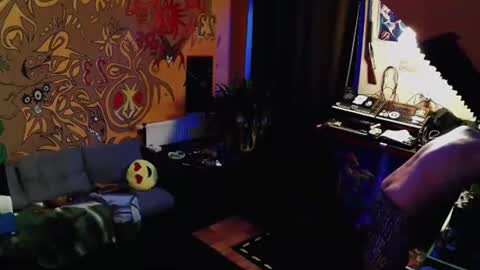 Snapshot of stenlyvrbich chatting on 03-02-25, 10:59 lee online show from 03-02-25, 10:59