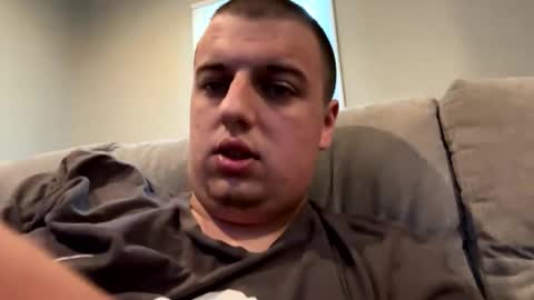Snapshot of stepbro18 chatting on 10-28-25, 06:43 Honestly Im a slut I have a high sex drive and I love talking to people off this platform online show from 10-28-25, 06:43