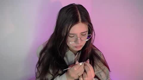 Emma online show from 09-19-25, 01:18