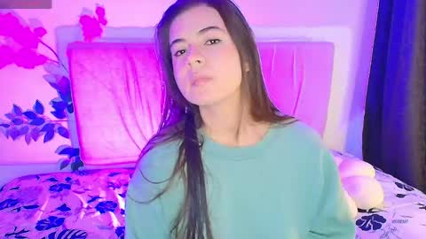 Snapshot of stepha_sweet chatting on 05-20-26, 03:24 Emma online show from 05-20-26, 03:24