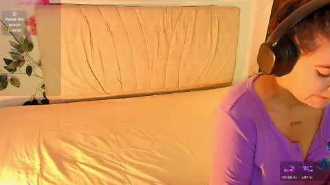 Snapshot of stepha_sweet chatting on 05-25-26, 02:50 Emma online show from 05-25-26, 02:50