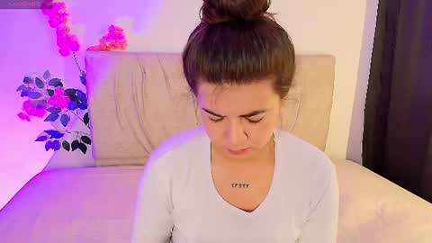 Snapshot of stepha_sweet chatting on 06-14-26, 01:58 Emma online show from 06-14-26, 01:58