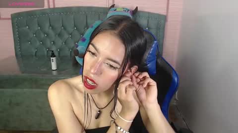 Stephania online show from 02-19-25, 01:28