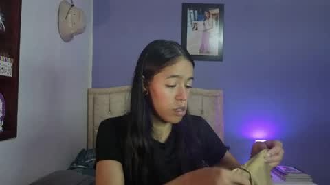 Stephania online show from 04-17-26, 03:37