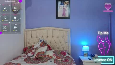 Snapshot of stephania_t chatting on 05-25-26, 05:19 Stephania online show from 05-25-26, 05:19