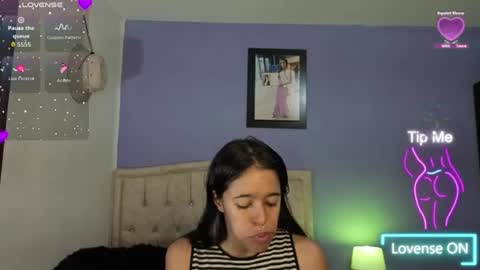 Snapshot of stephania_t chatting on 06-12-26, 01:54 Stephania online show from 06-12-26, 01:54