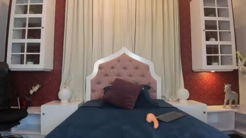 stephaniaroses online show from 10-24-25, 07:32