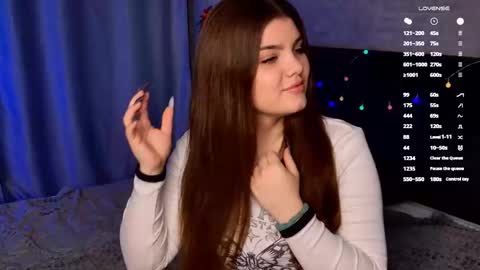 Snapshot of stephanieemiller chatting on 12-17-25, 12:16 Steph online show from 12-17-25, 12:16