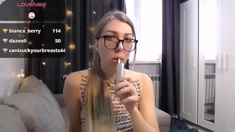 Snapshot of stephaniekiss chatting on 02-13-26, 08:10 Stephanie online show from 02-13-26, 08:10