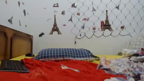 Stephanie   online show from 01-11-25, 06:44