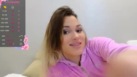 Stephany online show from 11-30-25, 03:10