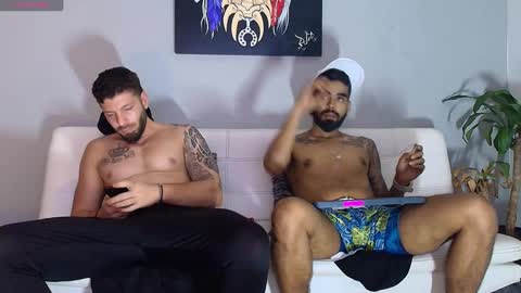 Snapshot of stephenbrown_ chatting on 12-17-24, 06:02    ................     online show from 12-17-24, 06:02