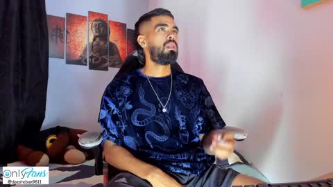 Snapshot of stephenbrown_ chatting on 12-31-24, 08:02    ................     online show from 12-31-24, 08:02