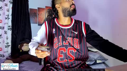 Snapshot of stephenbrown_ chatting on 01-07-25, 11:35    ................     online show from 01-07-25, 11:35