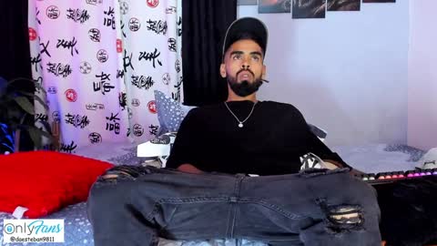 Snapshot of stephenbrown_ chatting on 01-14-25, 04:25    ................     online show from 01-14-25, 04:25