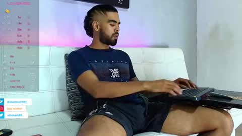 Snapshot of stephenbrown_ chatting on 02-19-25, 04:23    ................     online show from 02-19-25, 04:23