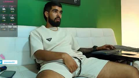 Snapshot of stephenbrown_ chatting on 09-22-25, 05:09    ................     online show from 09-22-25, 05:09