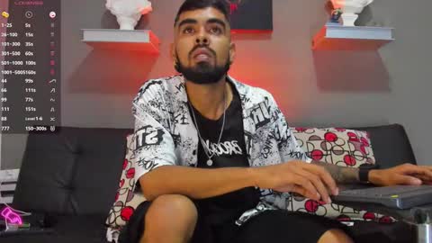 Snapshot of stephenbrown_ chatting on 10-24-25, 09:22    ................     online show from 10-24-25, 09:22