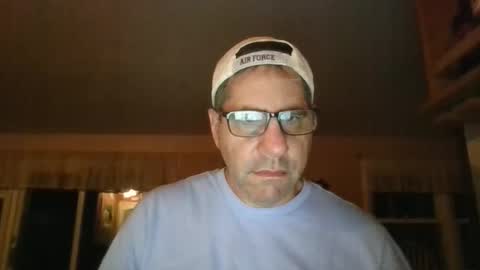 Snapshot of stephenhal9 chatting on 10-22-25, 04:24 stephenhal9 online show from 10-22-25, 04:24