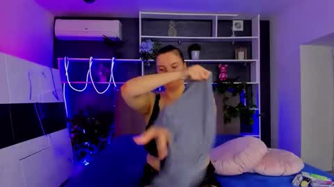 Stephie online show from 03-31-26, 05:30