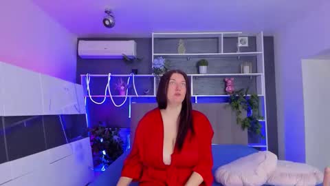 Snapshot of stephierousee chatting on 05-07-26, 05:24 Stephie online show from 05-07-26, 05:24