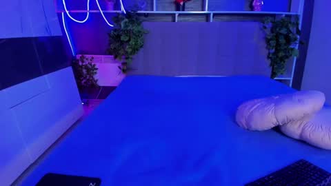 Snapshot of stephierousee chatting on 06-15-26, 05:31 Stephie online show from 06-15-26, 05:31