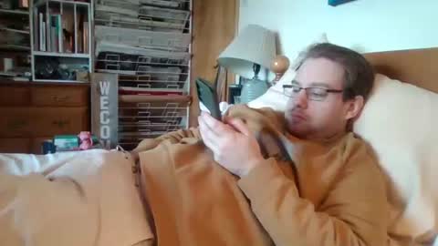 Ian23602 online show from 12-22-25, 03:42